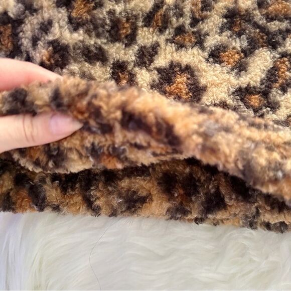 ɴᴡᴏᴛ ᴄᴀʟᴠɪɴ ᴋʟᴇɪɴ ᴘʟᴜꜱʜ ʟᴇᴏᴘᴀʀᴅ ɪɴꜰɪɴɪᴛʏ ᴄᴏᴡʟ ꜱᴄᴀʀꜰ - Picture 6 of 17